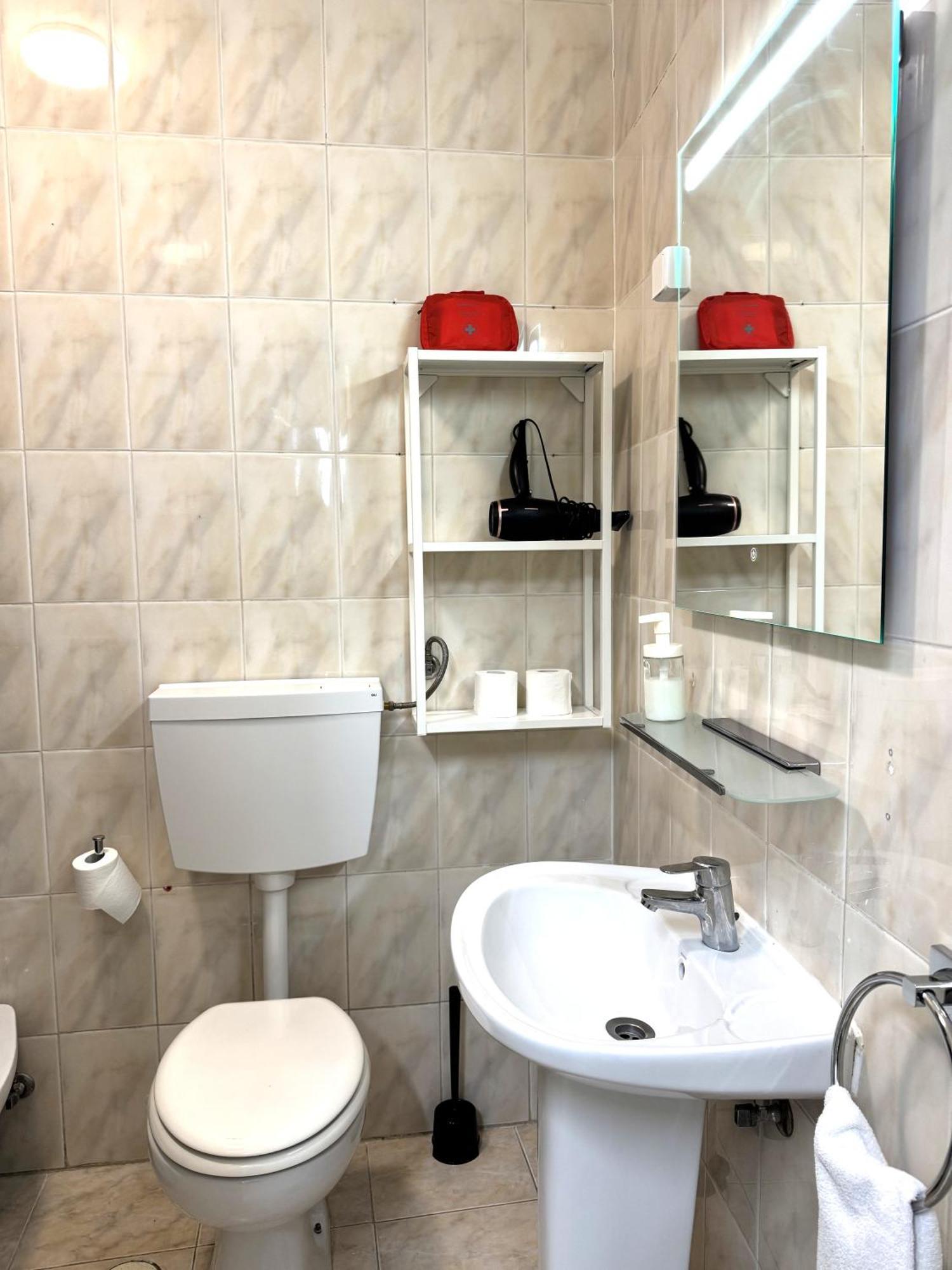 Casa De Baixo Apartment Lisbon Luaran gambar